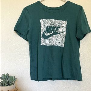 Nike work out top